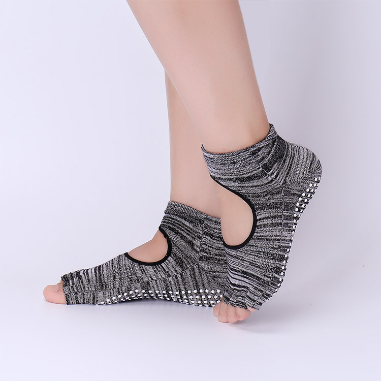 Non-Slip Yoga Socks with Grips - огляд і ціна Pilates Yoga Exercises
